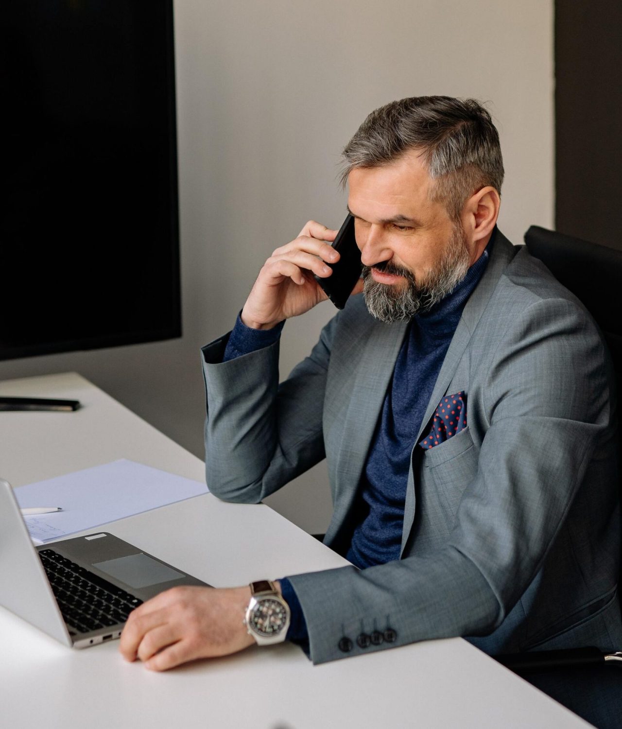 pexels-yan-krukov-7794003